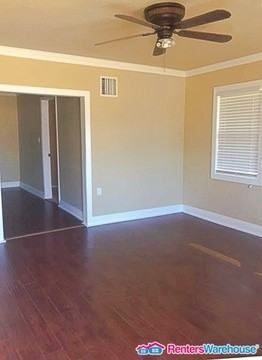 123 Pecan St - Photo 3 of 19