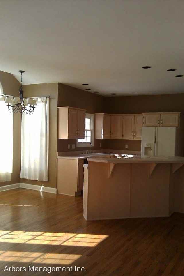 2114 W Grove Dr - Photo 2 of 7