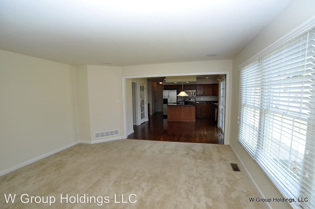 404 Minglewood Dr - Photo 3 of 21