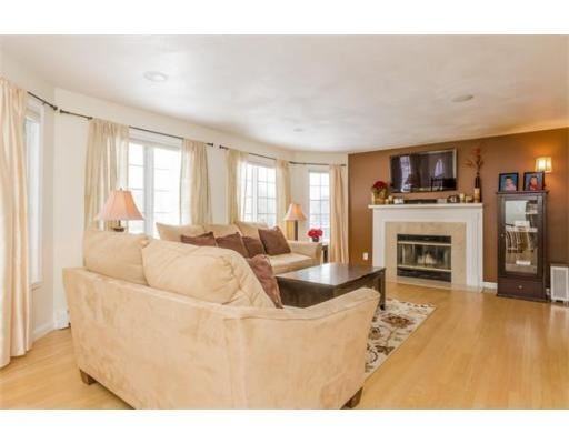 403 Lynn Fells Pkwy #403 - Photo 3 of 28