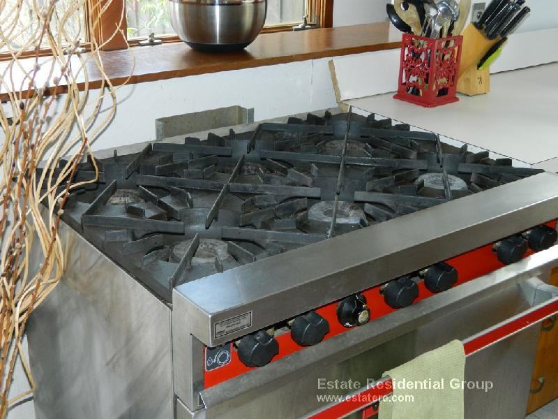 212 Lindsay Pond Rd - Photo 2 of 11