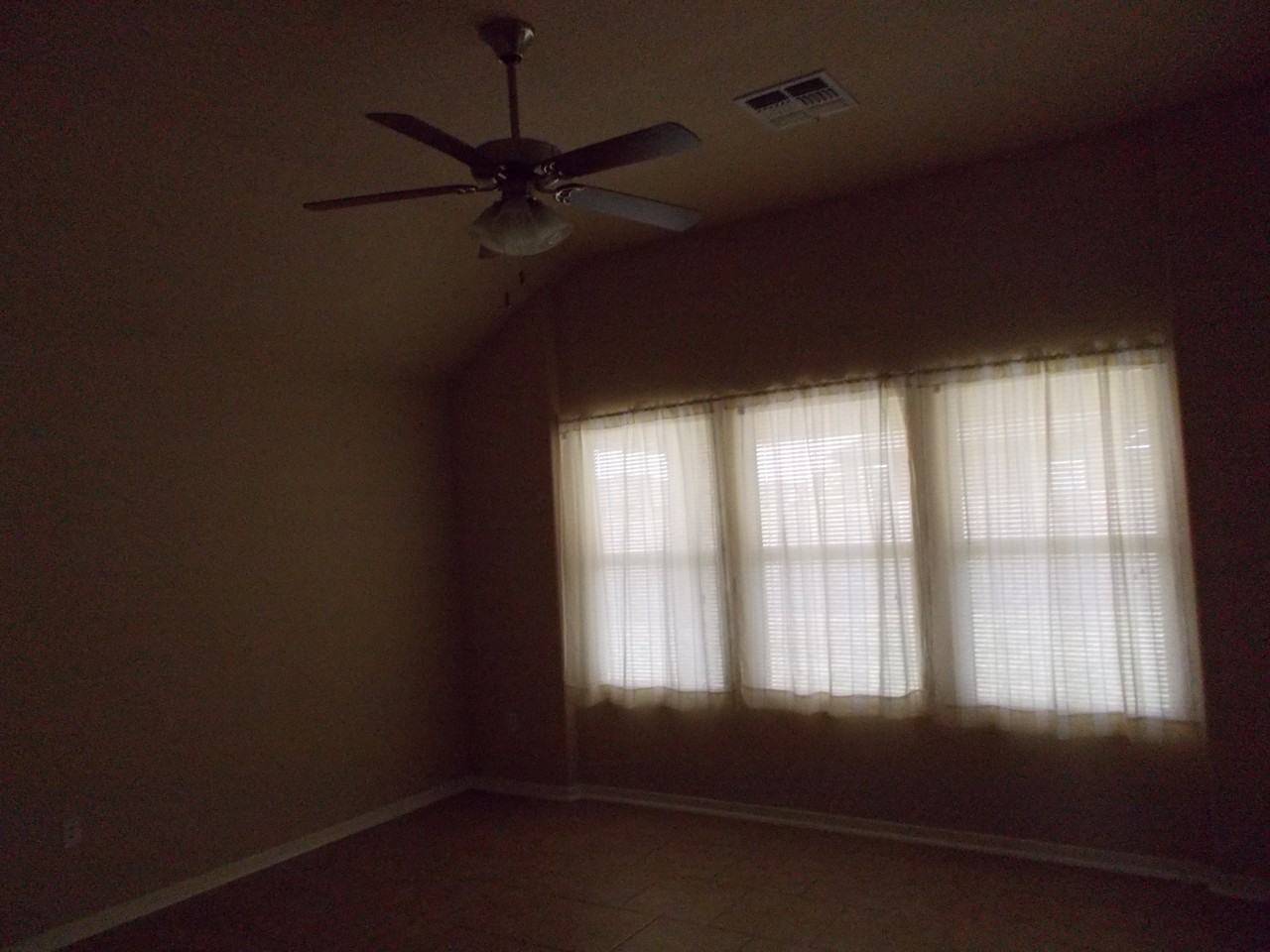 302 San Jose St - Photo 3 of 17