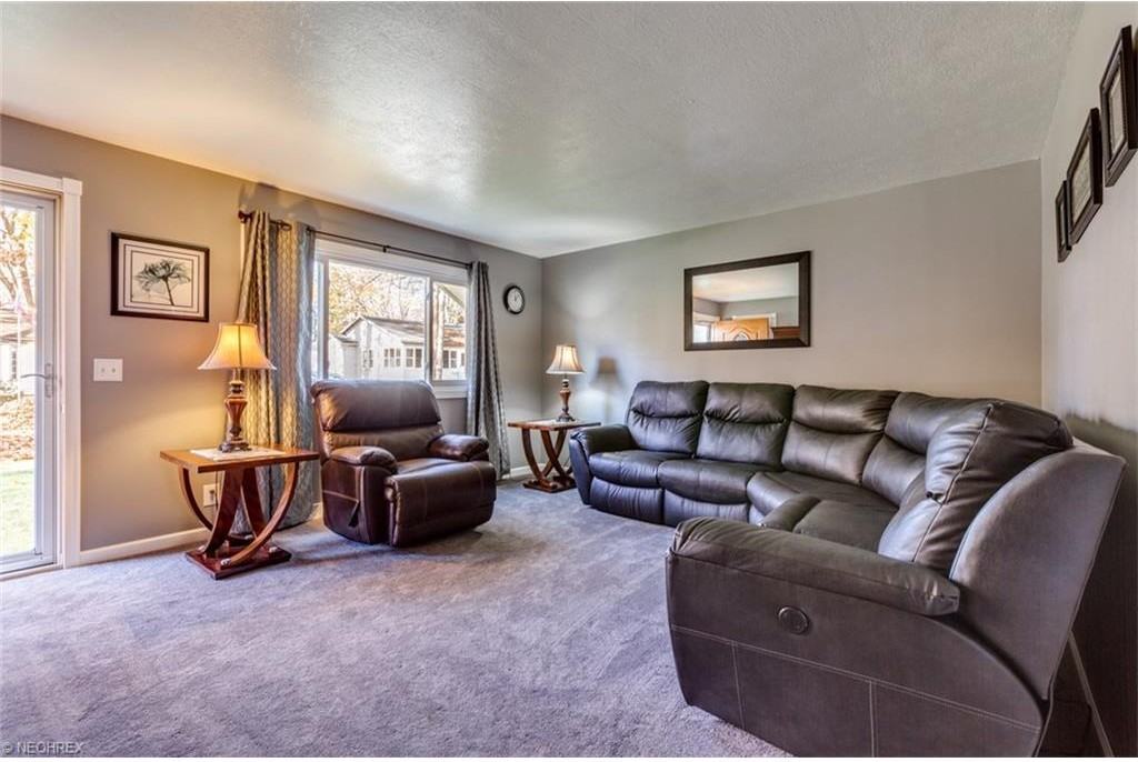 1127 Garden Rd - Photo 3 of 14