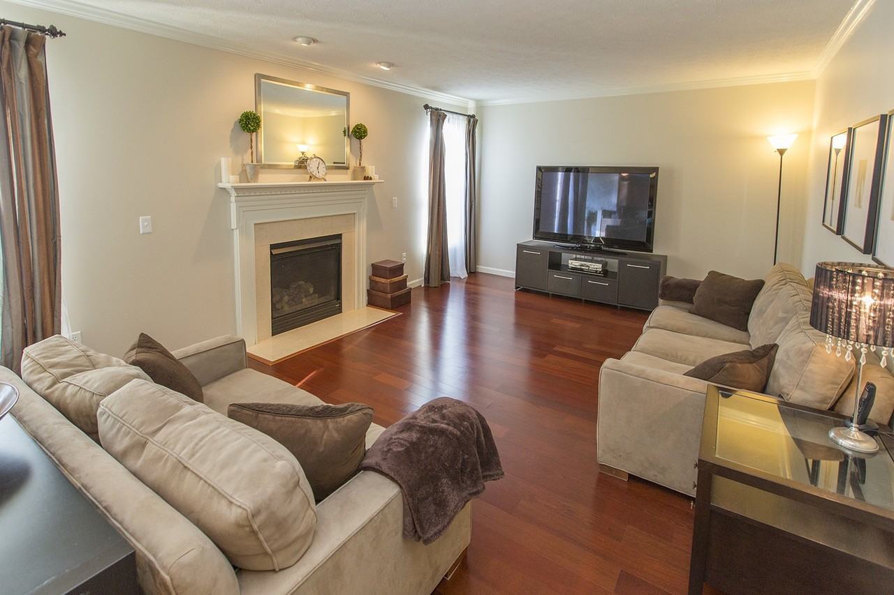 149 Stonepointe Dr - Photo 2 of 15