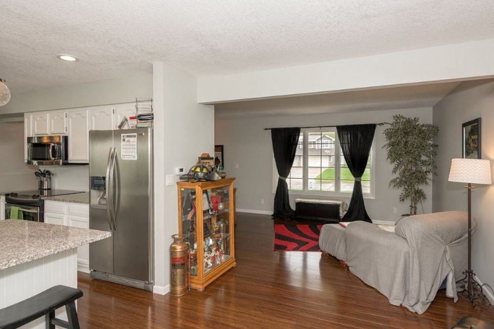 413 SW Maplewood Dr - Photo 3 of 23