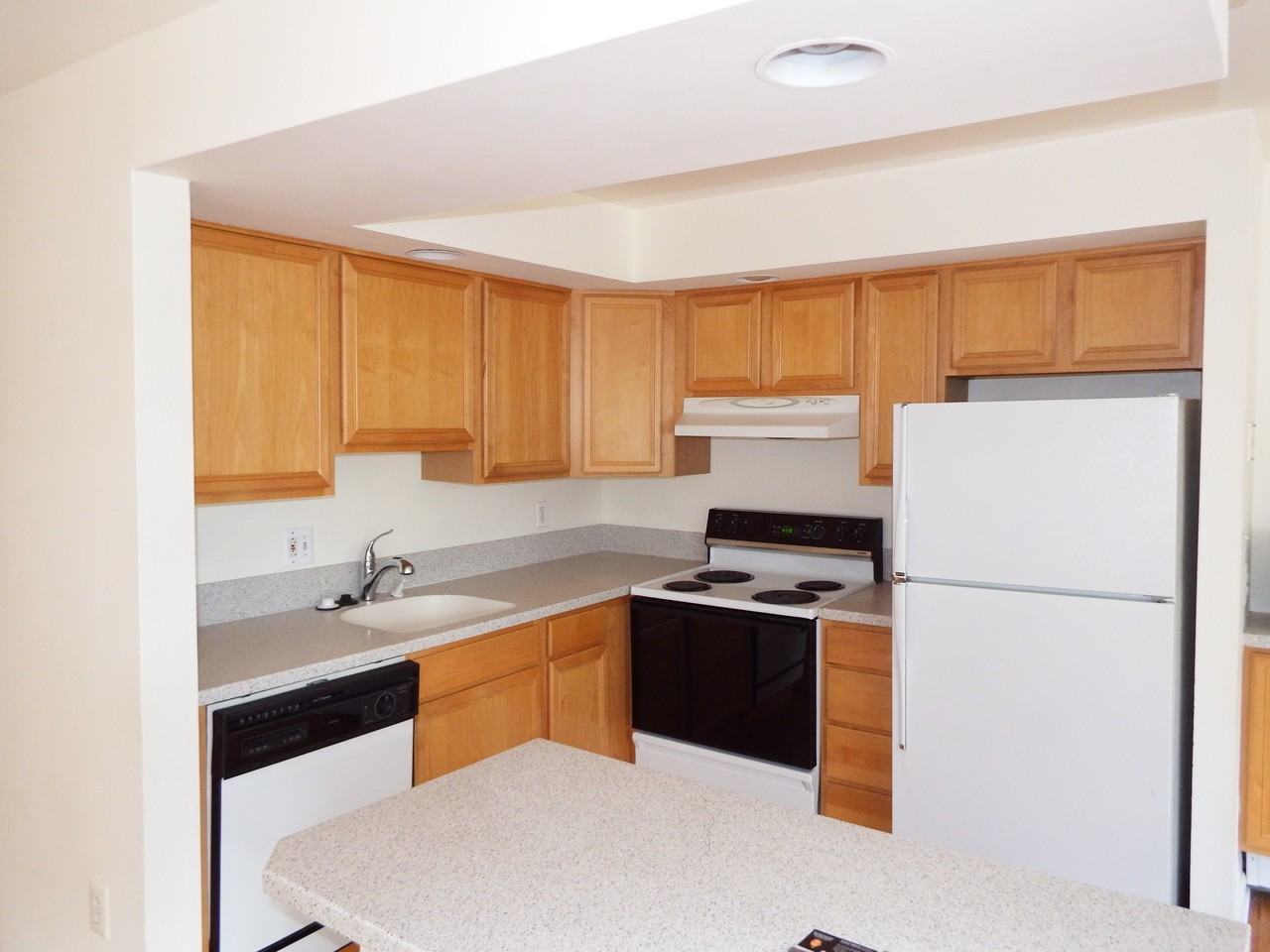 1346-1302 Montgomery Ave #G4 - Photo 3 of 7