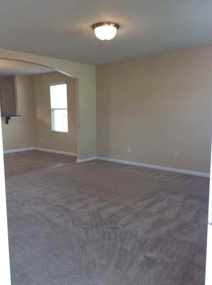 917 Redford Ln - Photo 2 of 10