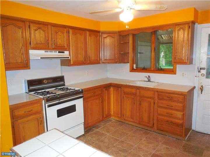 3008 Joshua Rd - Photo 3 of 5