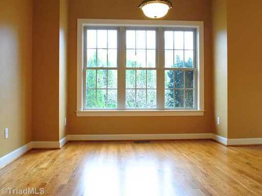 4605 Pebble Lake Dr - Photo 2 of 9
