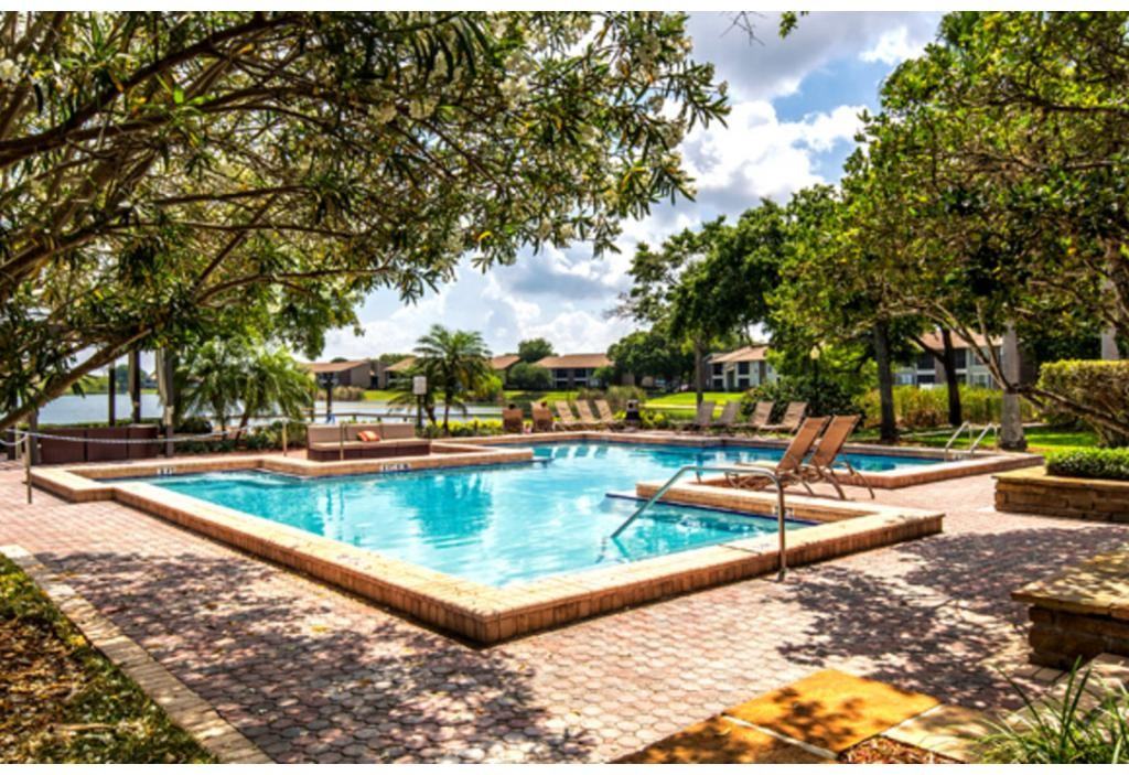 Lincoln Shores - Photo 2 of 19