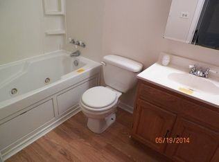 1383 Quaker Ln - Photo 2 of 11