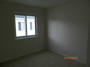 1383 Quaker Ln - Photo 3 of 11