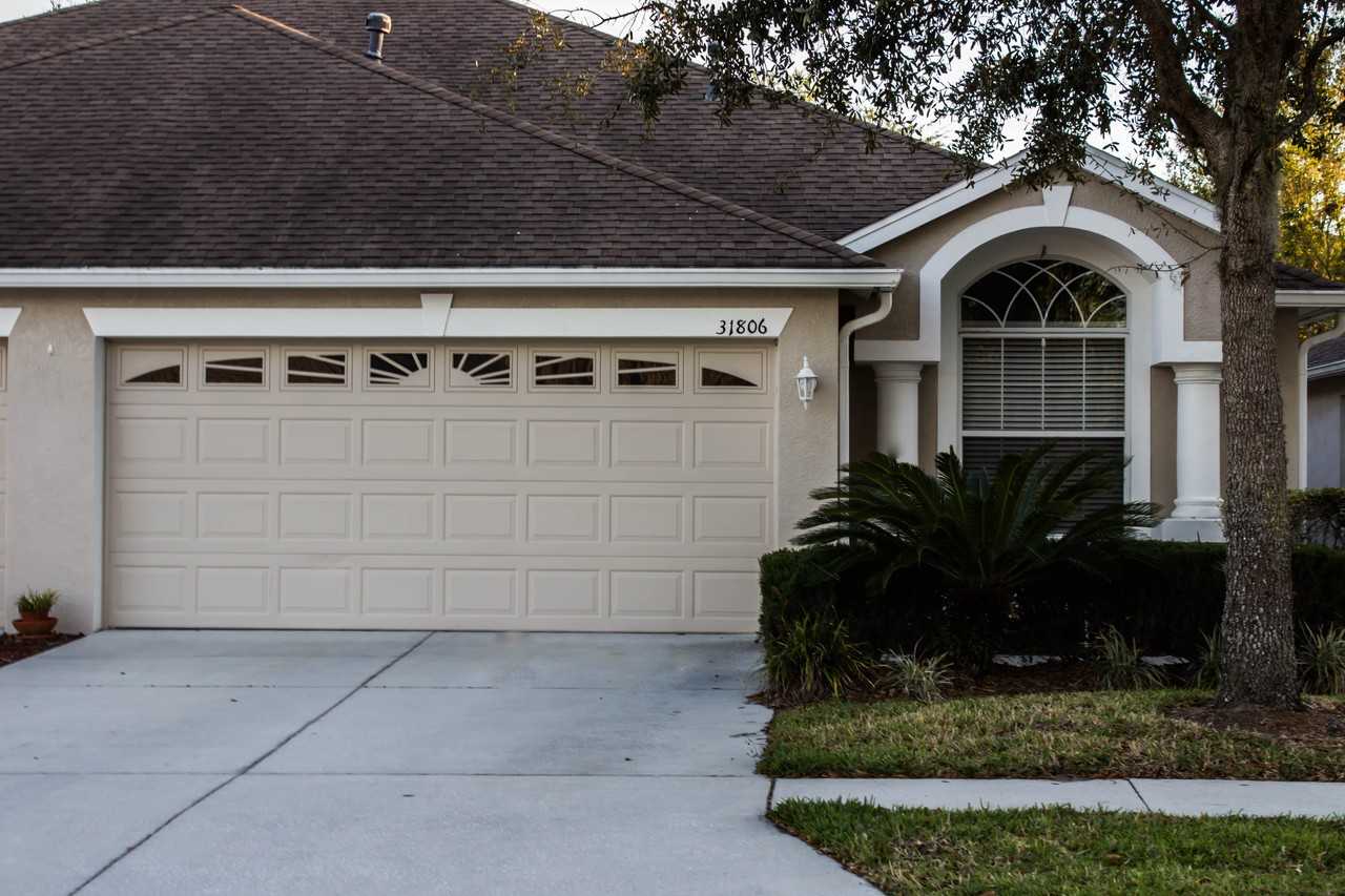 31806 Larkenheath Dr - Photo 3 of 19