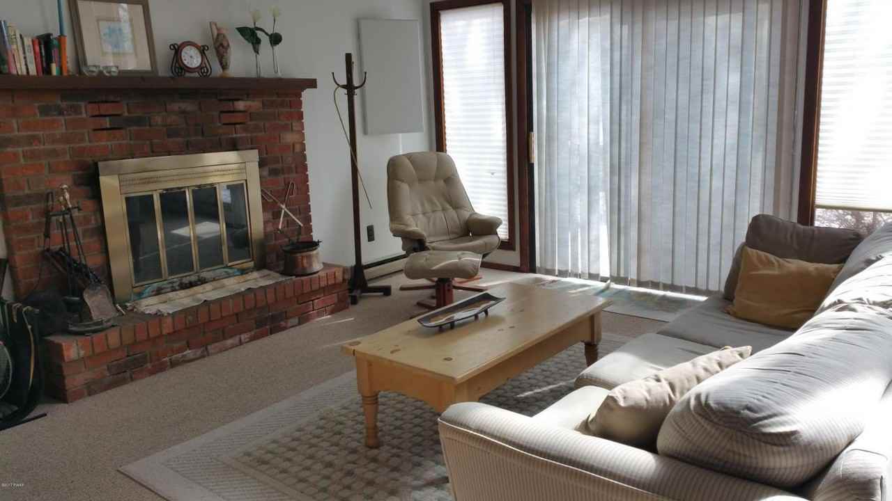 110 Lord St - Photo 2 of 28