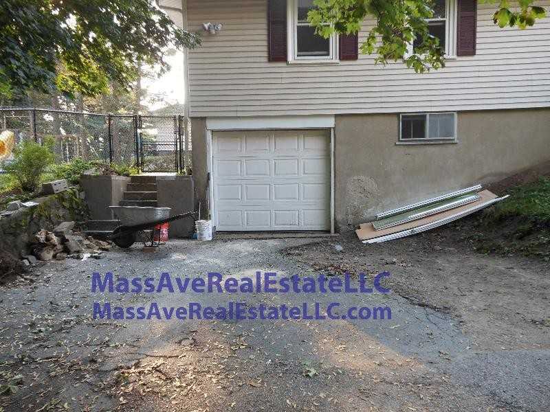 1094 Trapelo Rd - Photo 3 of 9