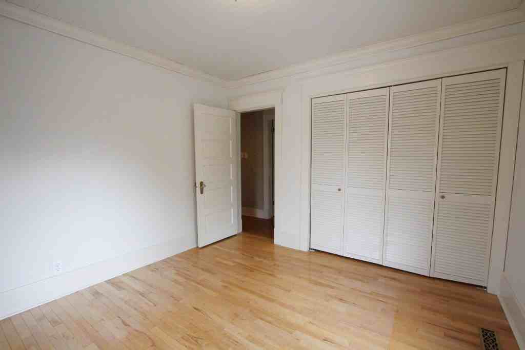 3640 6 St SW - Photo 3 of 19