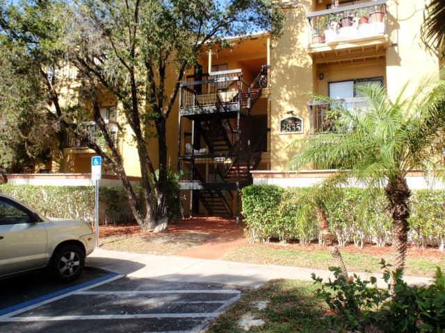 2835 Winkler Ave #205