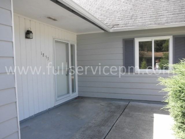 1853 S 264th Pl - Photo 3 of 24