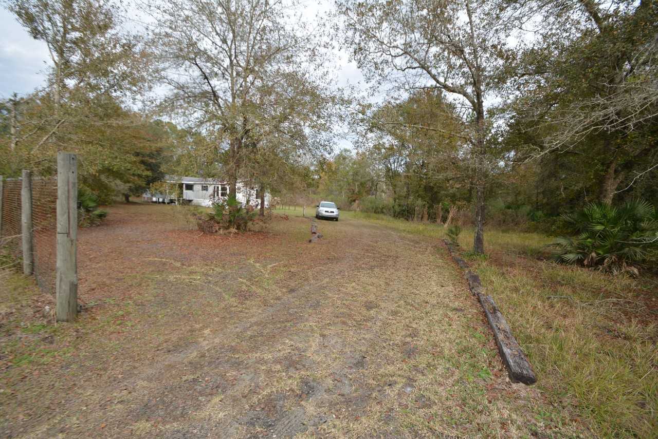 3077 Sassafras Ln - Photo 2 of 48