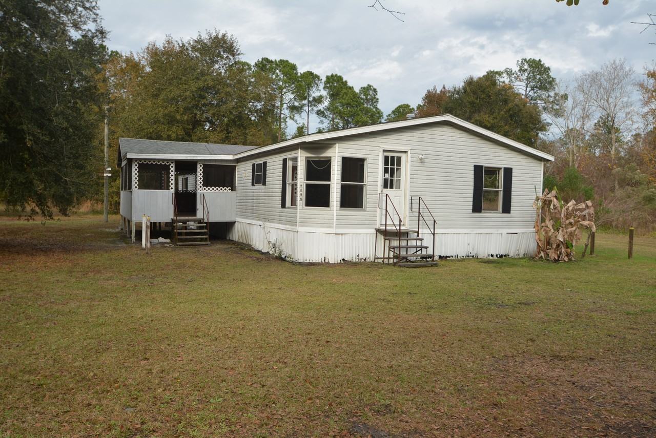 3077 Sassafras Ln - Photo 3 of 48