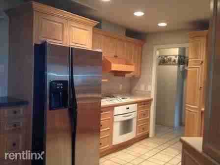 6276 Urban Dr - Photo 3 of 11