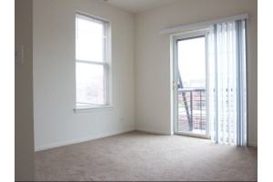 Lake Park Crescent - Photo 2 of 12