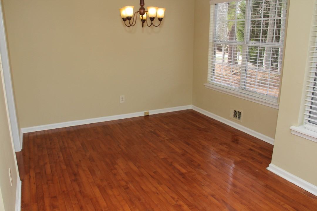 175 White Pines Dr - Photo 3 of 8