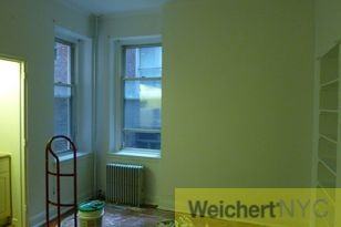 Stuyvesant Oval & E 18th St #3