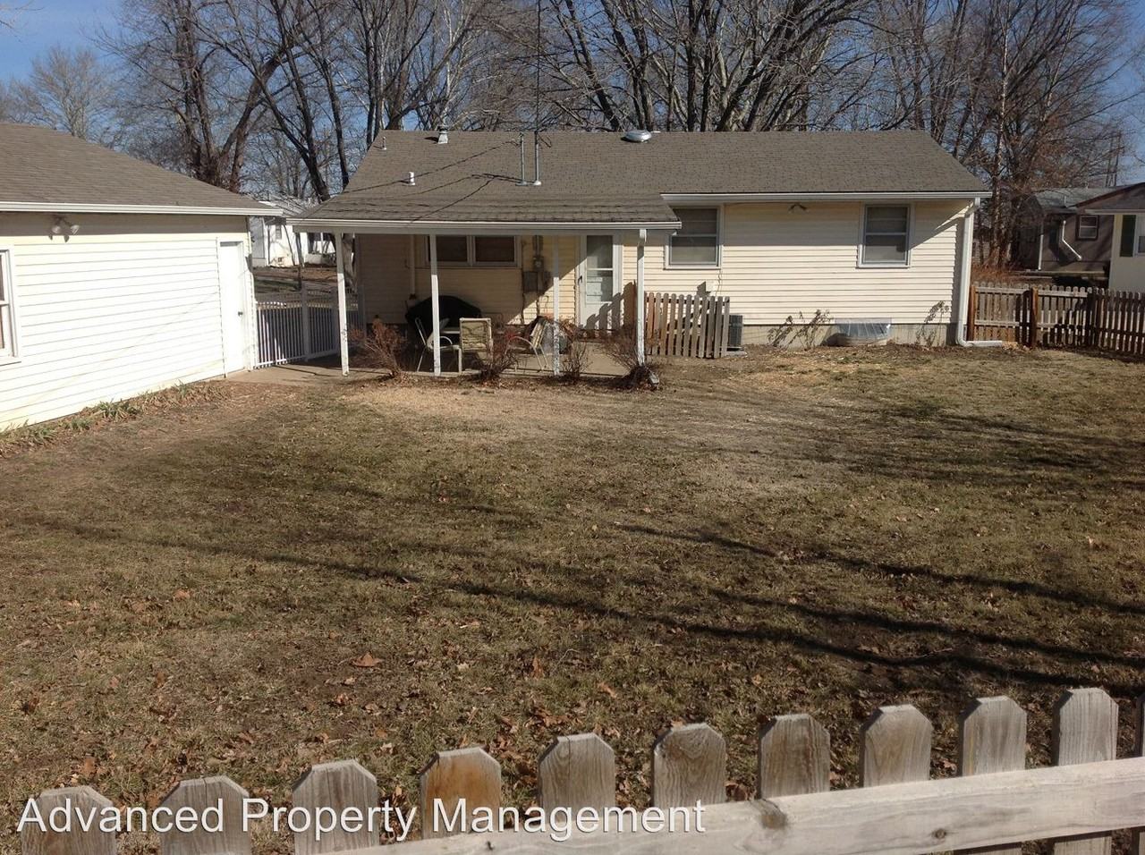 809 Brockman Cir - Photo 2 of 12