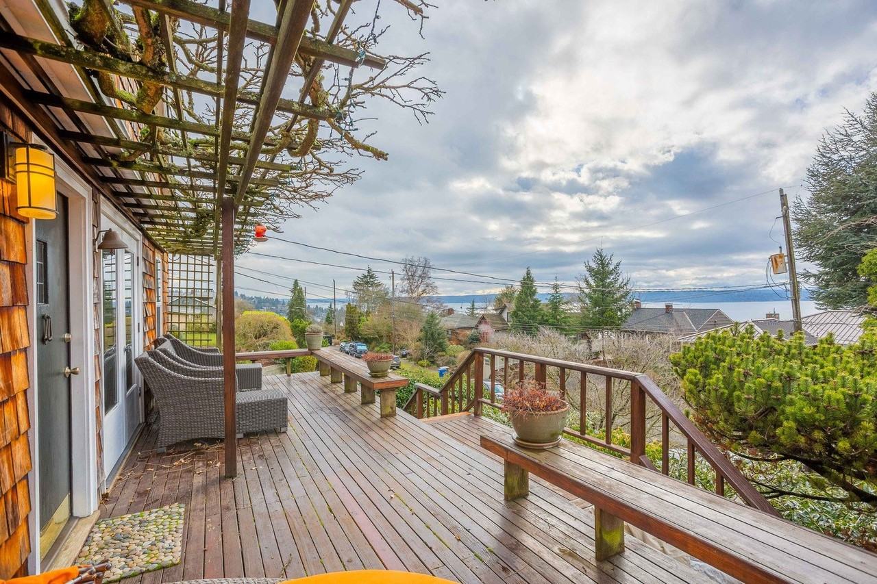 8230 Northrop Pl SW - Photo 3 of 23