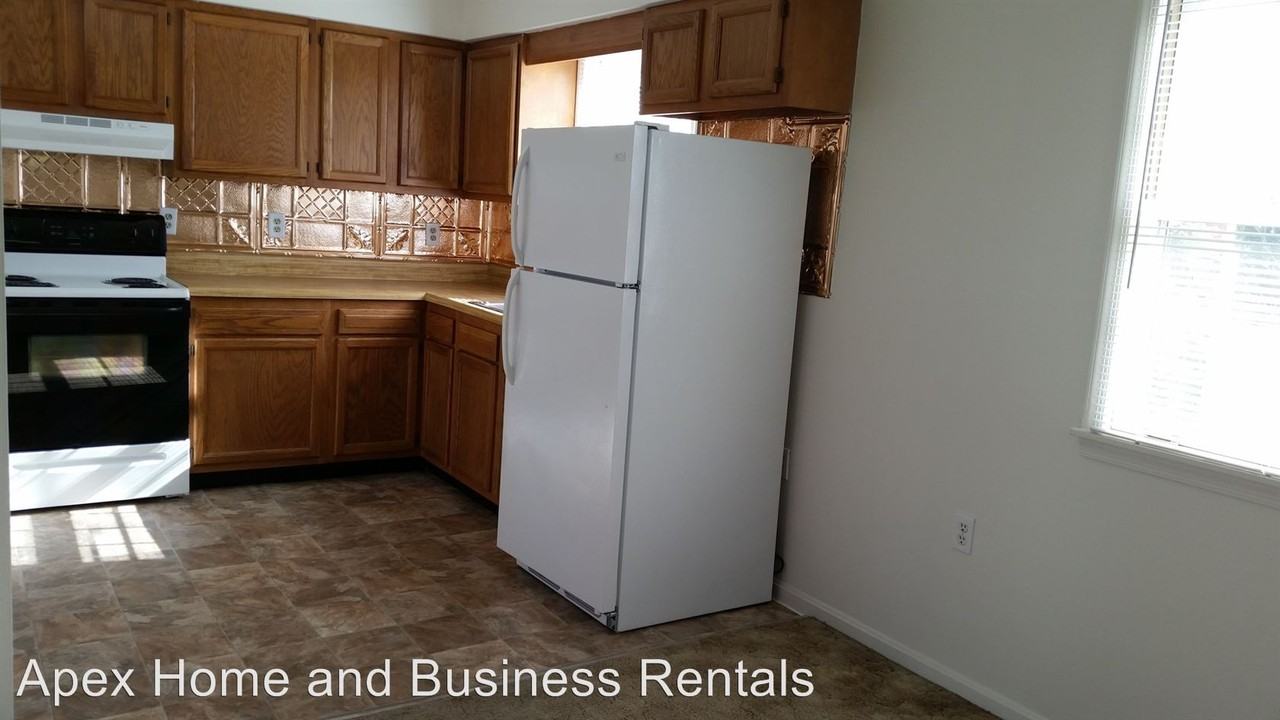 7397 Martinsburg Pike - Photo 2 of 8
