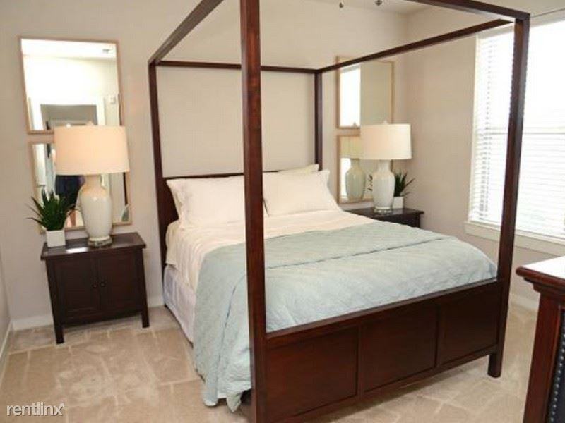 6740 Davidson St - Photo 3 of 9