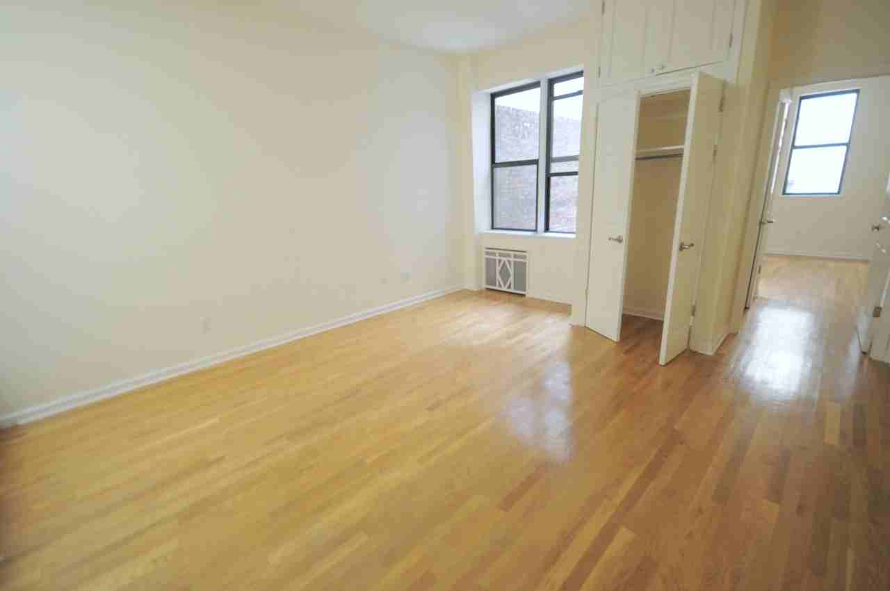 Lexington Ave & E 30th St #3