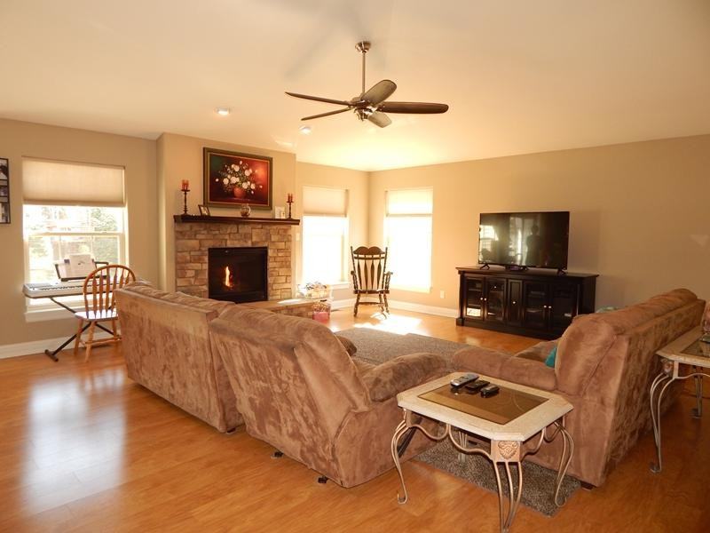 1227 Niagara Rd - Photo 2 of 10