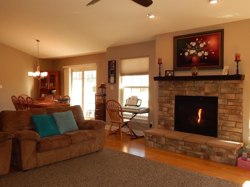 1227 Niagara Rd - Photo 3 of 10