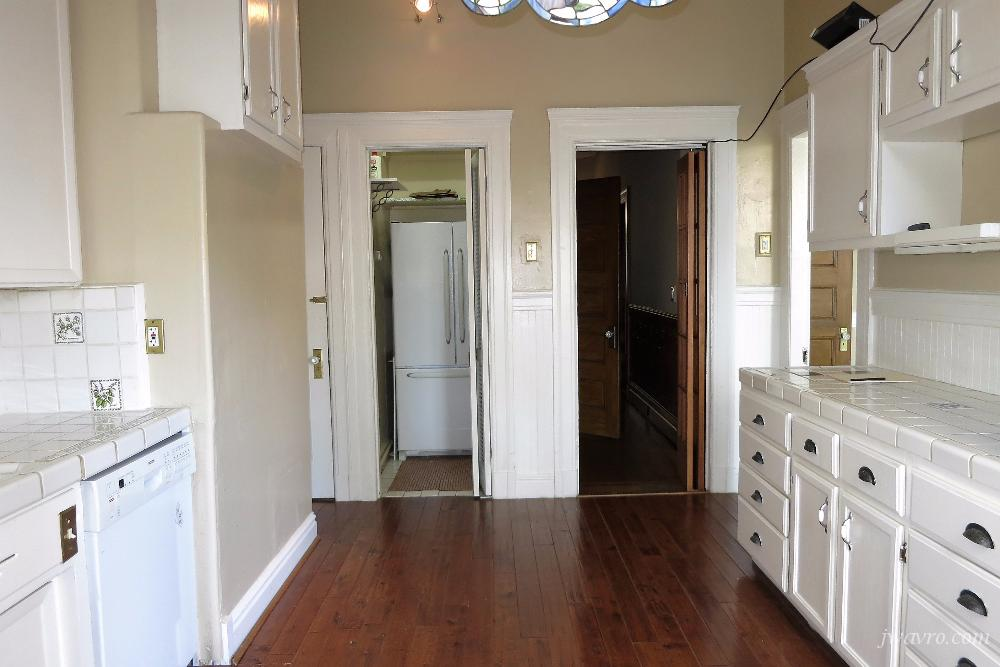 1575 10th Ave - Photo 3 of 18