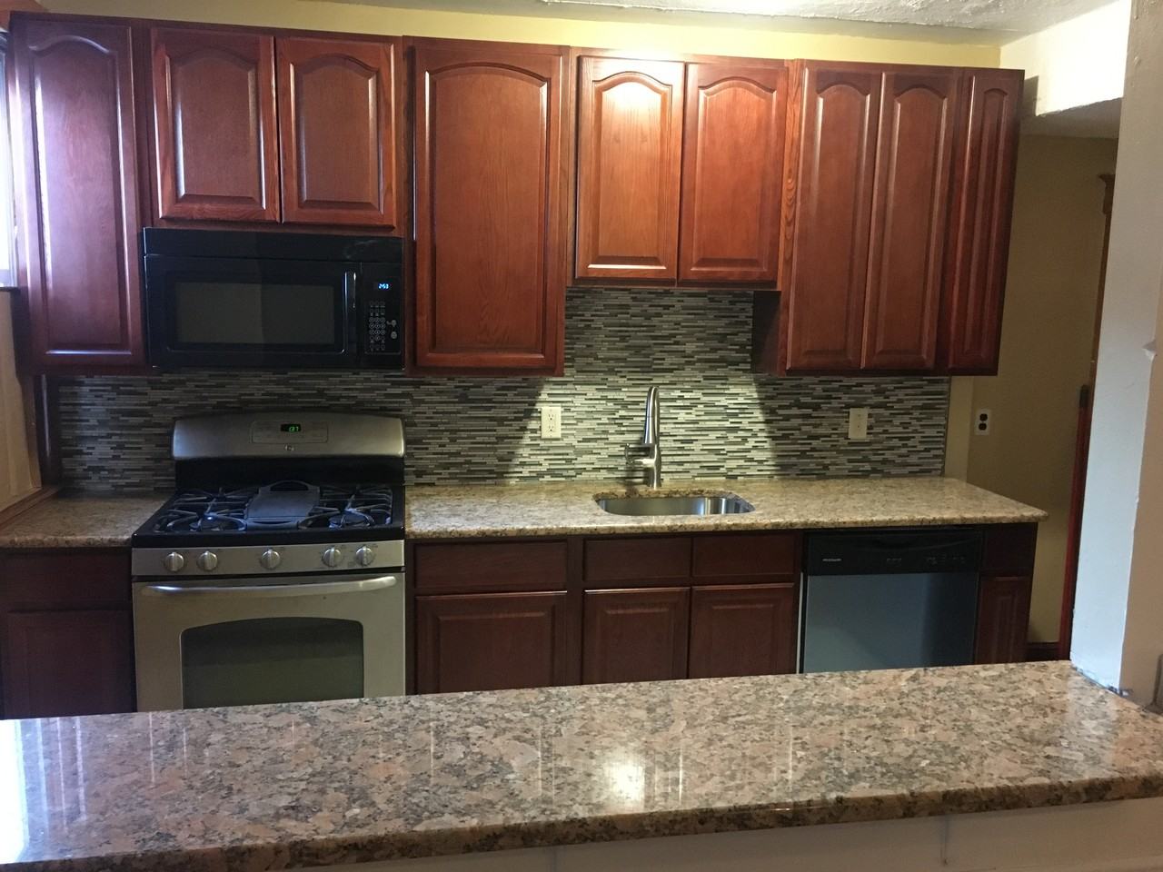 5322 Diamond St - Photo 3 of 4