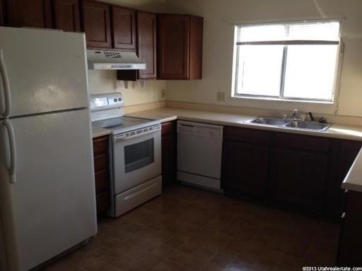 1385 N Amiron Way - Photo 2 of 8