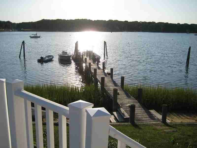 8 Bay Ave - Photo 2 of 17