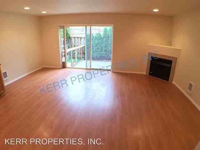 500-772 NE 9th St - Photo 3 of 20