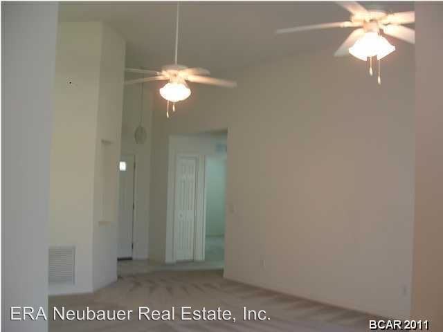 243 Oxford Ave - Photo 3 of 10