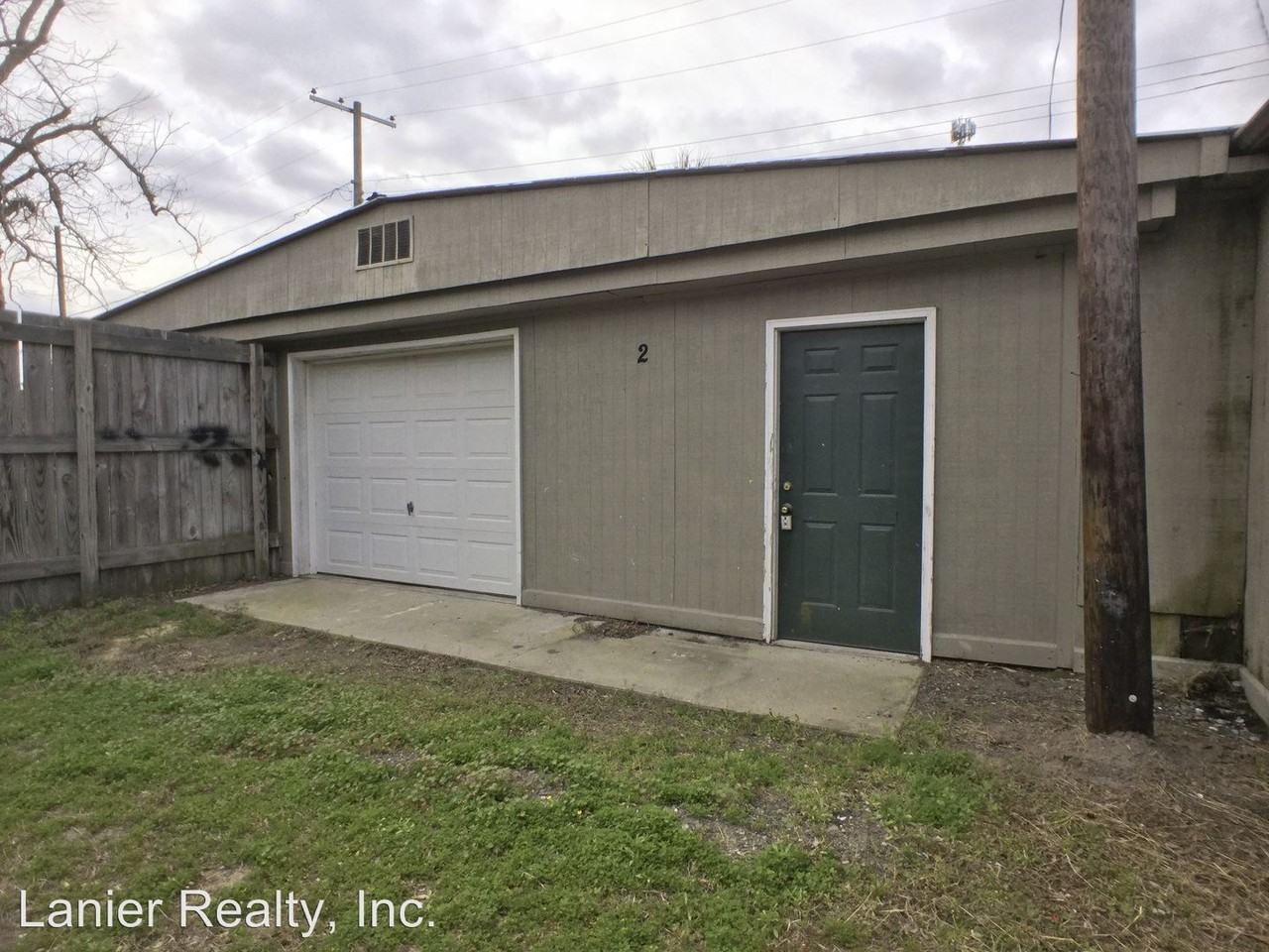 2901 Skidaway Rd - Photo 2 of 10