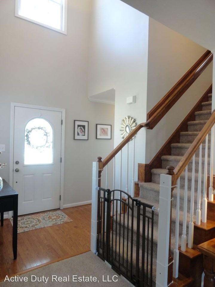 100 Vandermere Pl - Photo 3 of 22