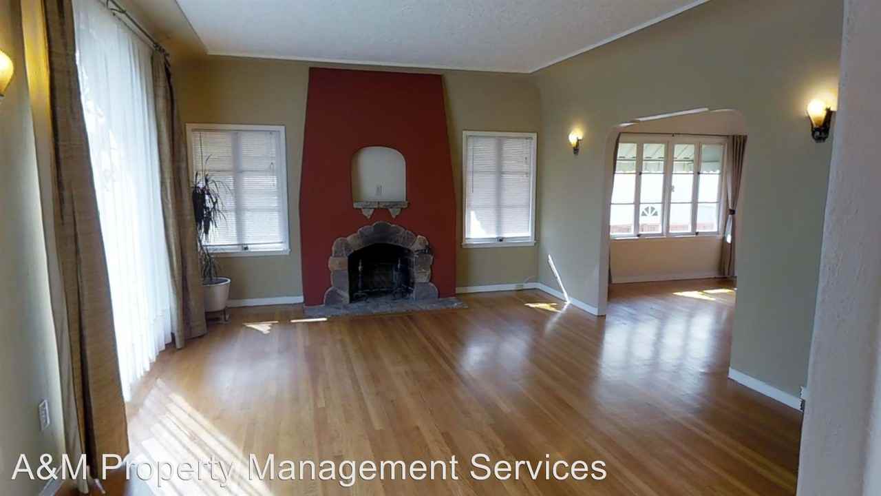 3132 Ellis St - Photo 2 of 12