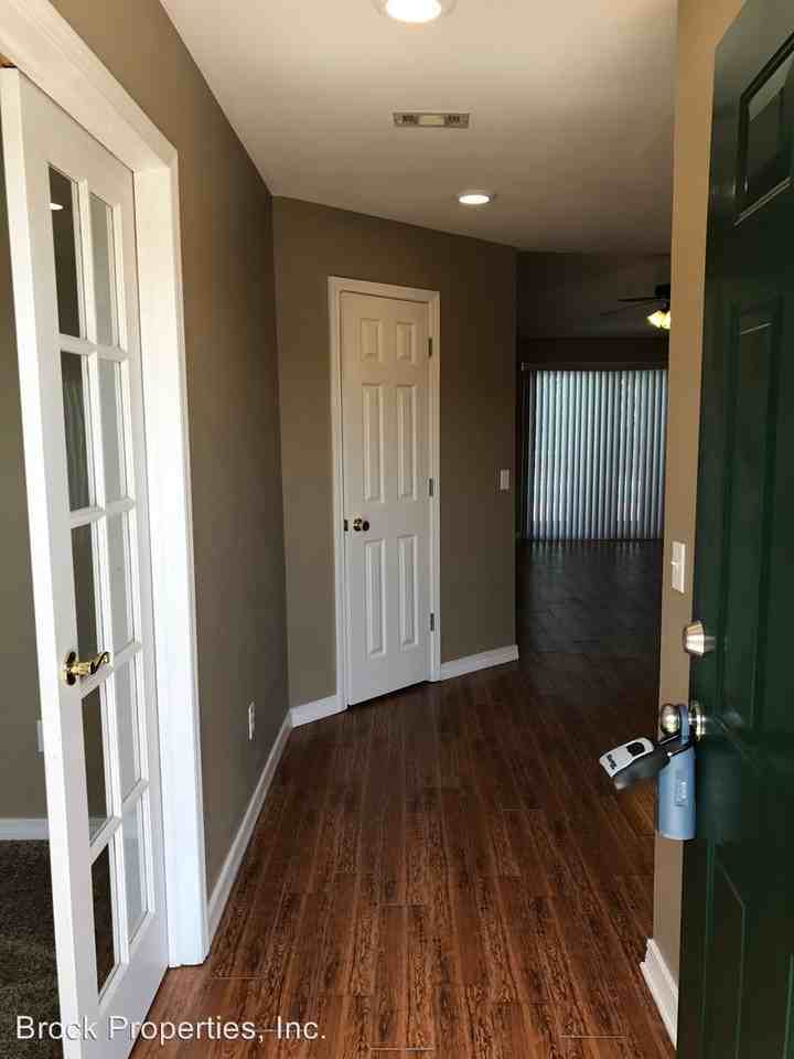 9036 Caribbean Dr - Photo 3 of 39