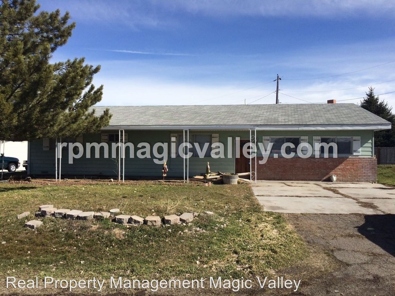 102 Brooklane N - Photo 2 of 13