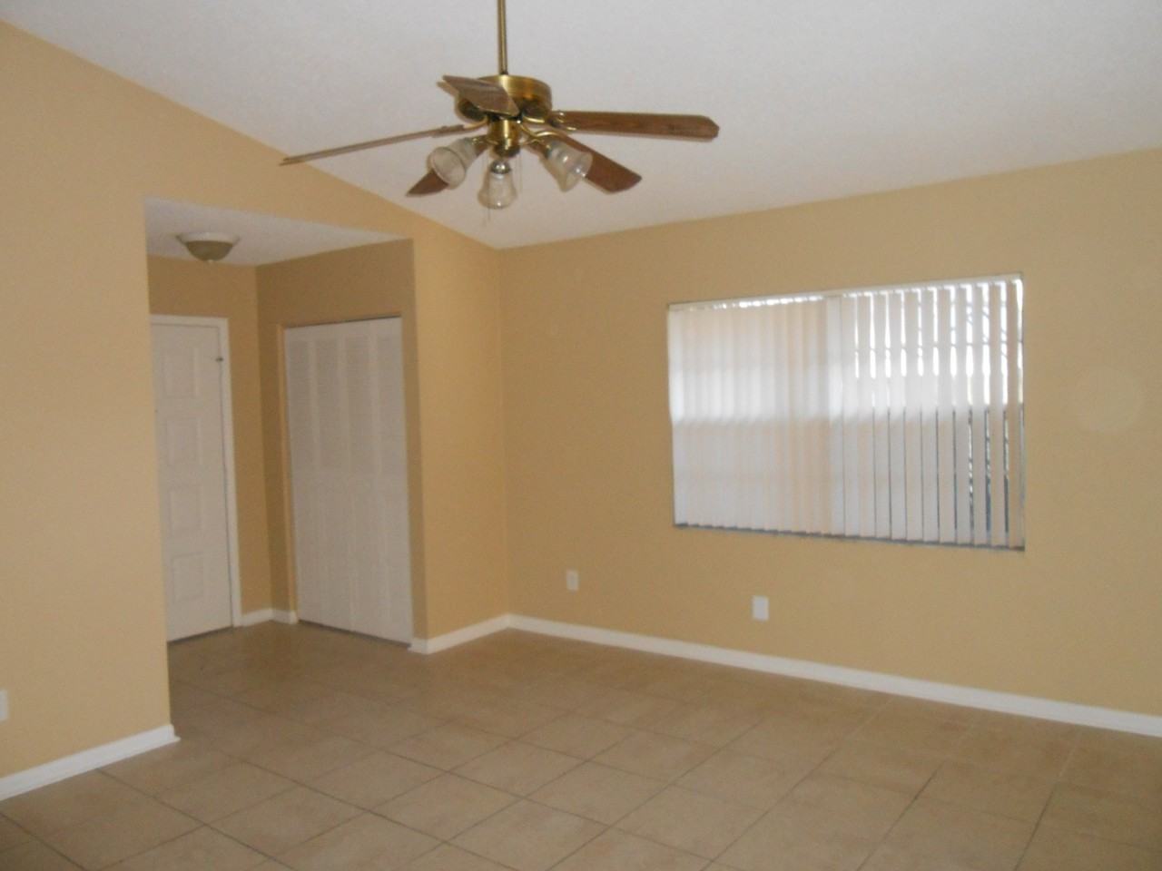 16128 Ravendale Dr - Photo 3 of 13