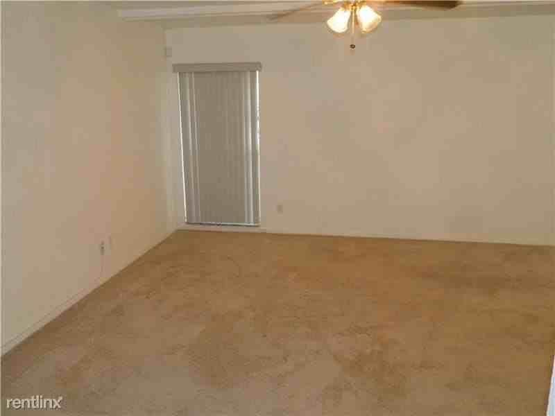 7800 NW 73rd Terrace - Photo 2 of 5