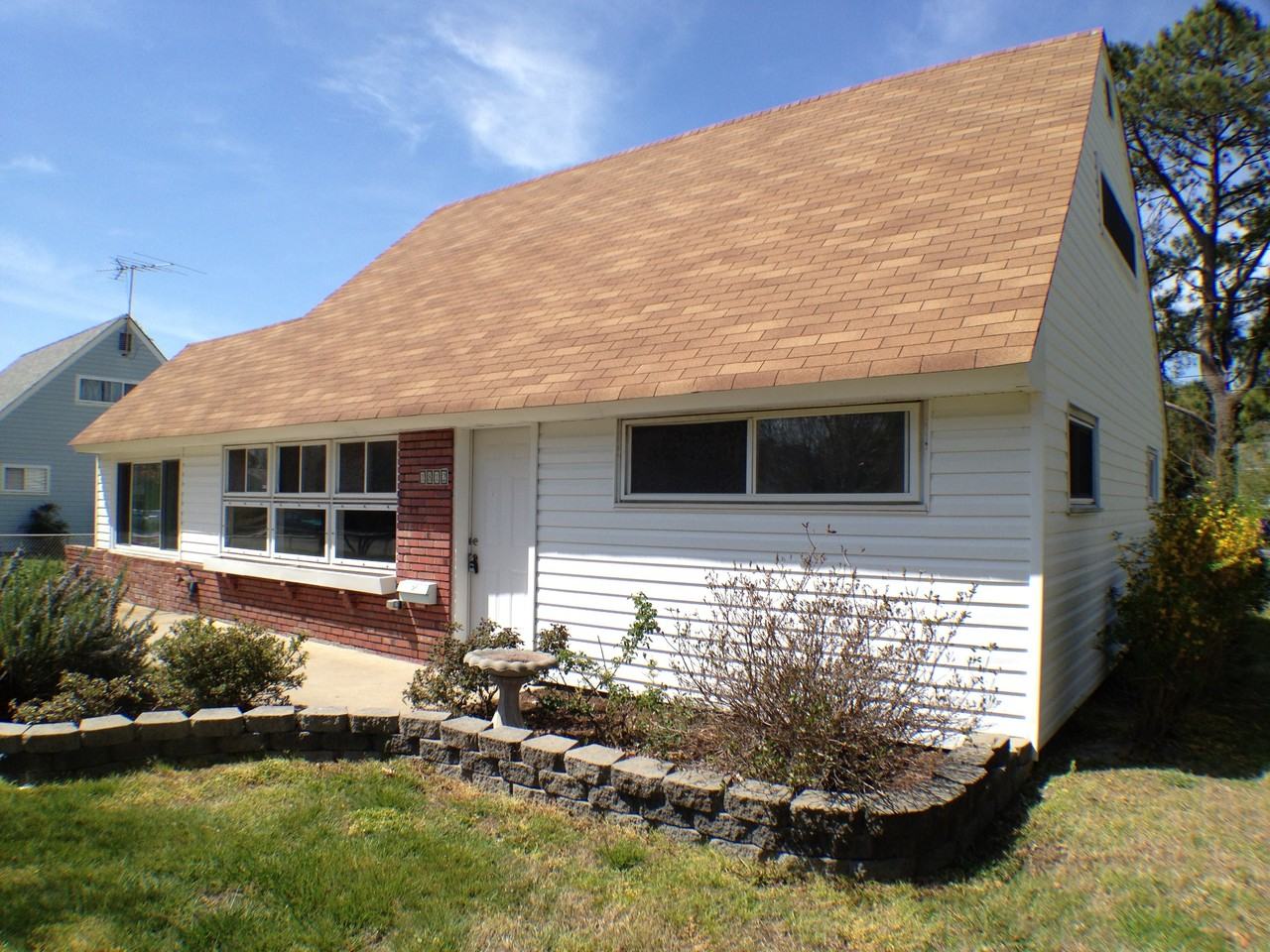 1812 Hartford Dr - Photo 2 of 19