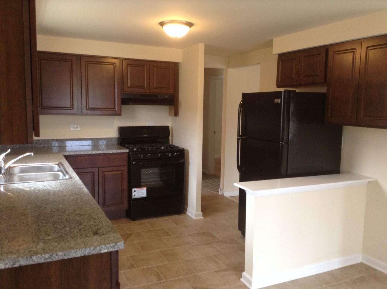 12748 S Muskegon Ave - Photo 2 of 13